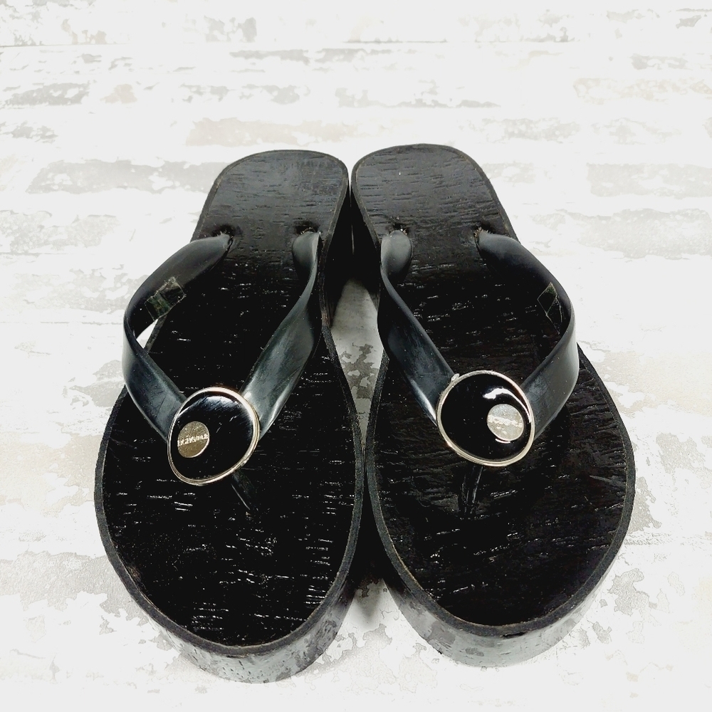 BCBG Black Slip On Flat Thong Summer Casual Beach Sandals M1032
